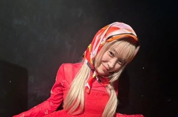 「楽しかったよー！！！」高橋愛が真っ赤なご機嫌コーデで今年初ライブ！