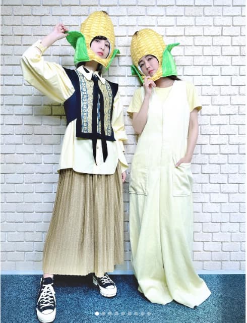 声優ラジオ収録のオフショット公開！トウモロコシに変身⁉