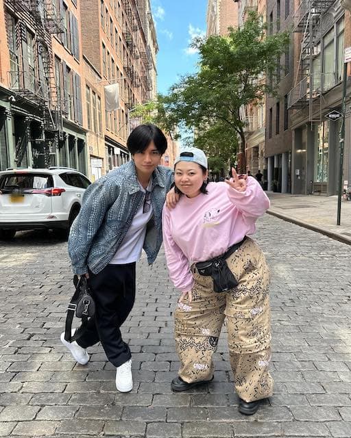「朝からステーキ」セクゾ中島健人が渡辺直美とNY満喫🇺🇸💙