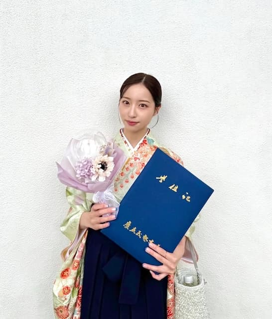 「学校とお仕事の両立は大変な時もありましたが…」林佑香が慶應義塾大学を卒業！