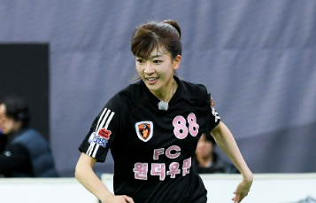 「マシマがマシマした」眞嶋優、華麗なるデビュー戦で“2ゴール”炸裂にファン熱狂！