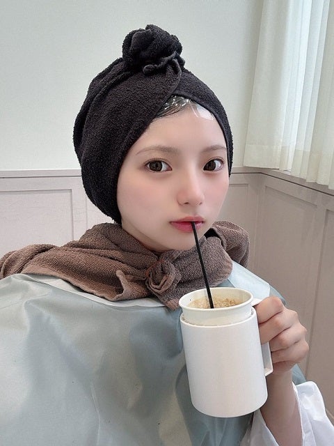 まるで〇〇人形!?＃Mooove!・姫野ひなののユニークショットにファン爆笑！