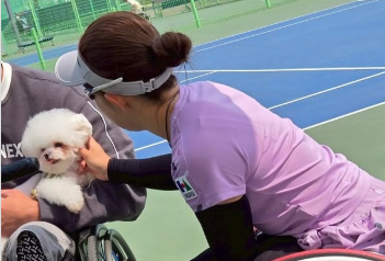 田中愛美の練習中に現れた“天使のわんこ”が話題！動物アレルギー持ちの反応に共感の声も？