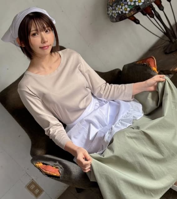 「とっても可愛い」コスプレイヤー・えなこ シンデレラのコスプレを披露！