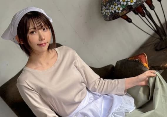 「とっても可愛い」コスプレイヤー・えなこ シンデレラのコスプレを披露！