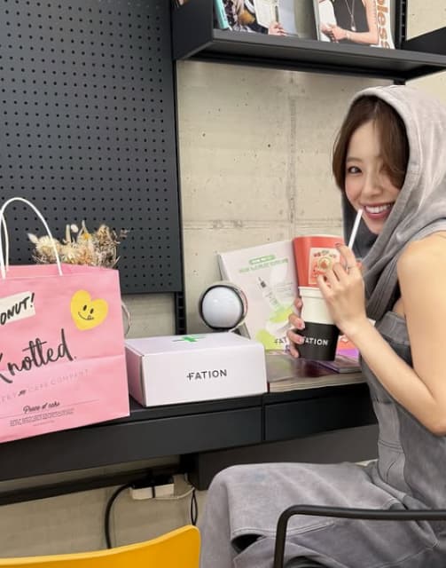 歌手・真洋が韓国でのスキンケア！？コスメやプロテインを爆買い？