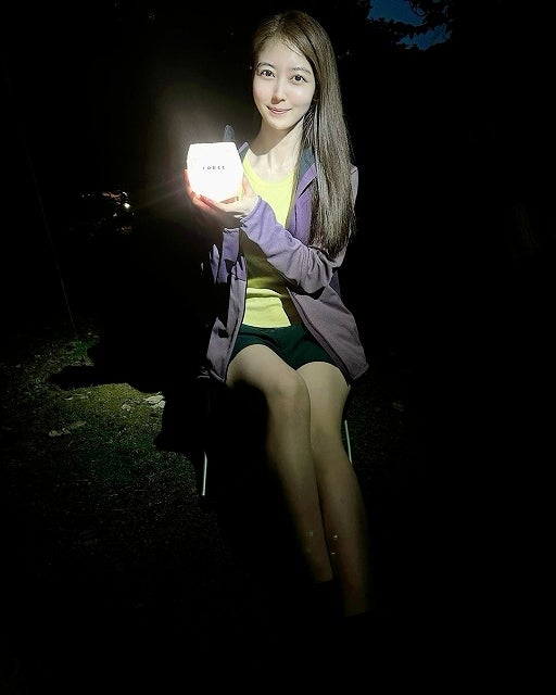 上野愛奈アナ、初キャンプでチャリティーランタンの灯りに包まれる！