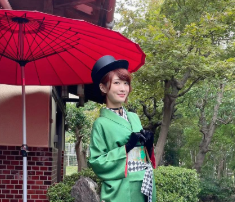 Ayasa、和モダンな着物姿を披露！「お着物×ハット×ブーツが最高」