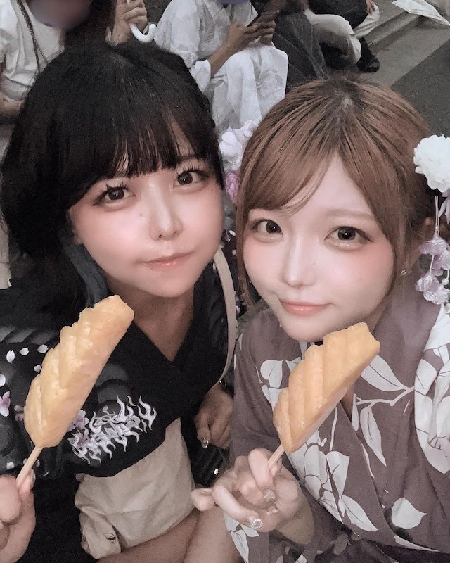 「人形みたいです！！」超人気インフルエンサー2人が花火大会でデート！？可愛すぎると話題に