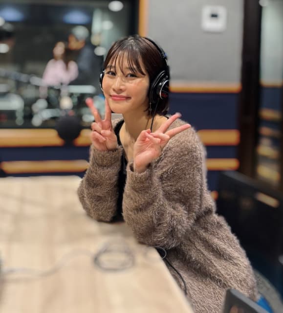 笑顔が超かわいい！グラドル 高橋凛 ラジオ収録での一幕！