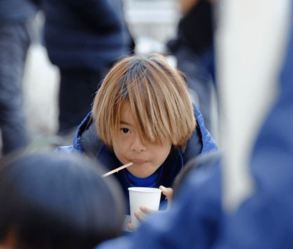 「キツい」有名女性タレント、12歳長男の金髪写真に賛否殺到で好感度減少か