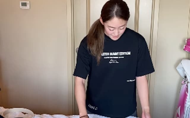 岩井千怜、試合でもスタイリッシュに！ガーミン＆スワンズとともに