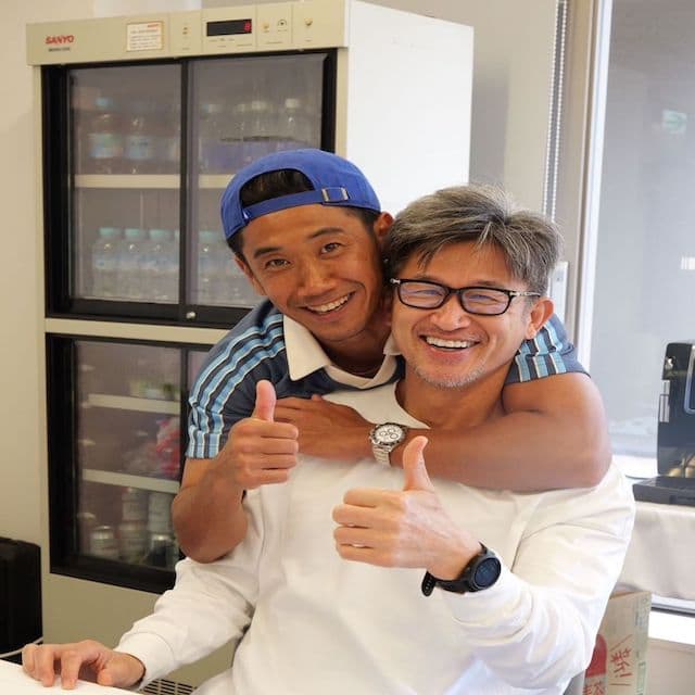 「まるで少年のよう」香川真司が生きるレジェンドとのツーショットを公開！