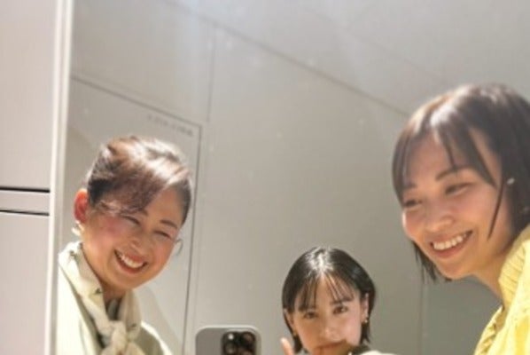 山本美月がミモザカラーの衣装で『ELLE Japon主催SEE/SAWトークセッション』に出演！