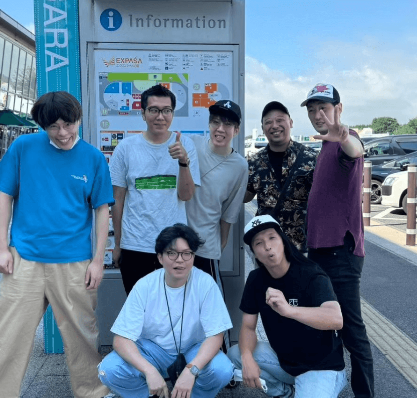 トム・ブラウン布川、静岡でお笑いステージ開催中！ロケバス移動中にユーモアたっぷりの報告