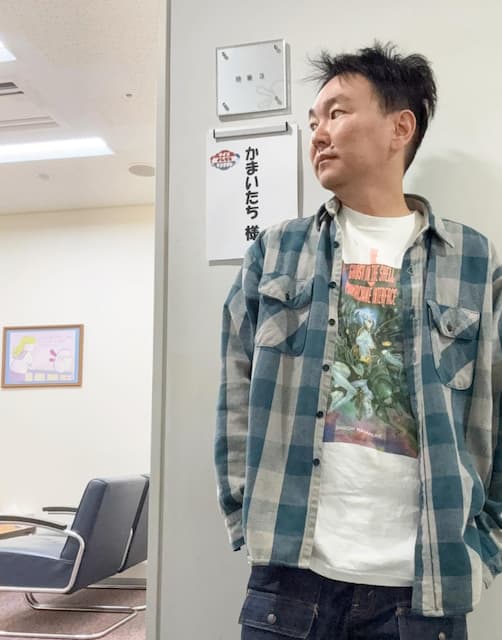 かまいたち山内はお疲れモード！？「髪ボッサボッサ」なオフショットが可愛いと話題