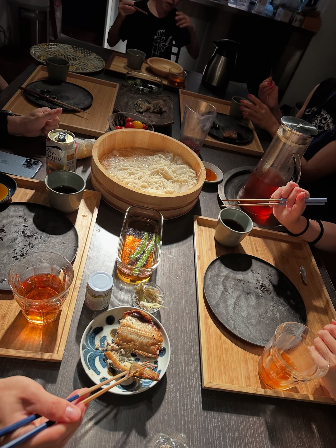 「なんでもない日常に感謝」つるの剛士が家族で夕飯！