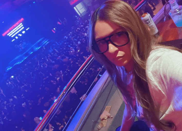 GLAY・TAKUROの妻・岩堀せりがあの海外ポップグループのライブで大興奮！