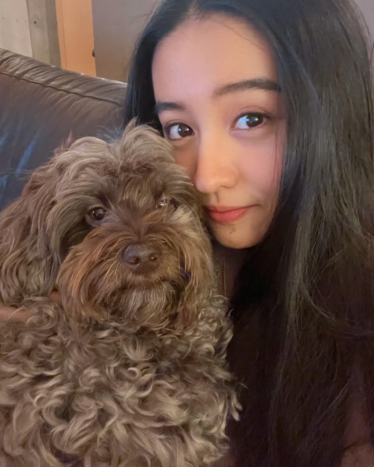 「ラブラブタイム🥰」Kōki,さんが愛犬にキス💕愛情溢れる動画を公開📸👀