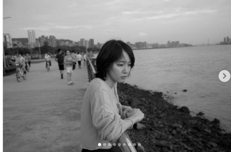 吉岡里帆、台湾で自然と動物に癒やされるモノクロ旅ショット公開！