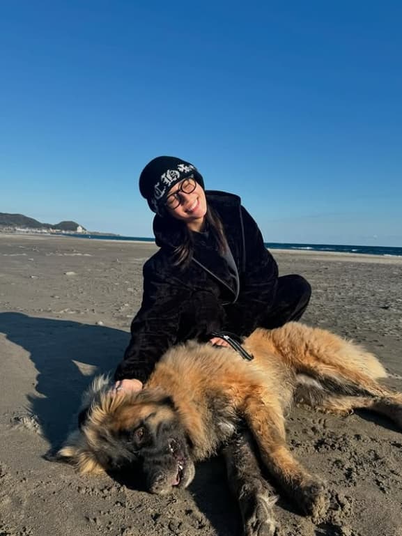 怪獣と写真⁉滝沢カレン、寒さが大好きな〇〇を公開