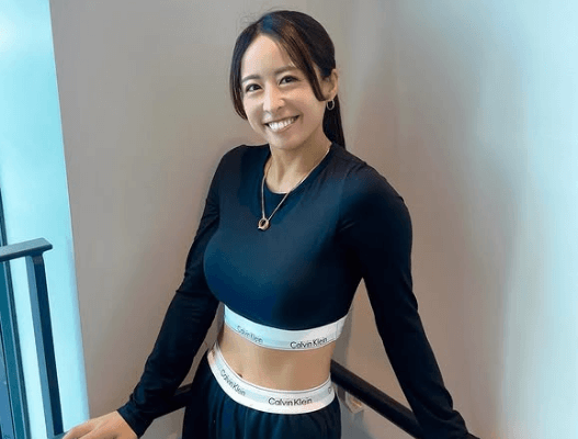 「神BODY！」美女プロテニス女子、男子も女子も大好き”カルバンクライン・ヘソ出しショット”披露にファンガッツポーズ！