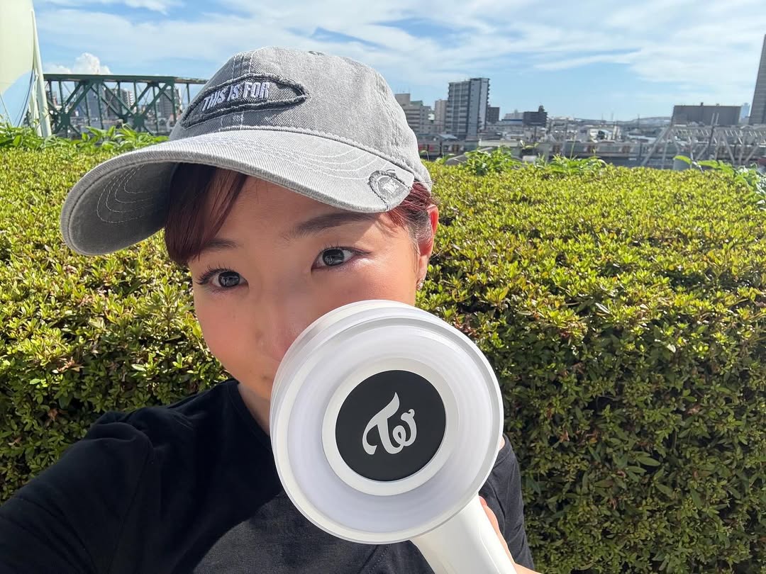 元体操・寺本明日香、TWICEの日本公演で京セラドームへ！キャップ姿での自撮りも