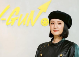 千秋が“専務爆誕”を報告！本名・藤本千秋として新たな挑戦へ「父と一緒に仕事がしたくて」