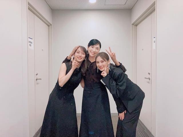 「美人姉妹っす😍✌」吉岡里帆　黒木瞳&北川景子との豪華3ショットにファン眼福💘