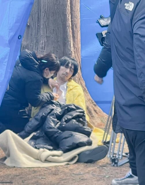 「私はただ幸せな遺体でした」ドラマ出演の男性芸人が撮影中の裏話を明かす