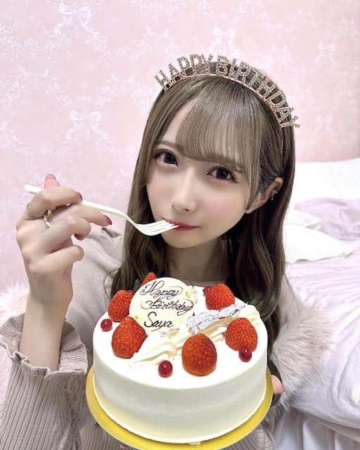 ≠MEの谷崎早耶が24歳の誕生日を迎えたことを報告🎂ファンから祝福の声続々✨
