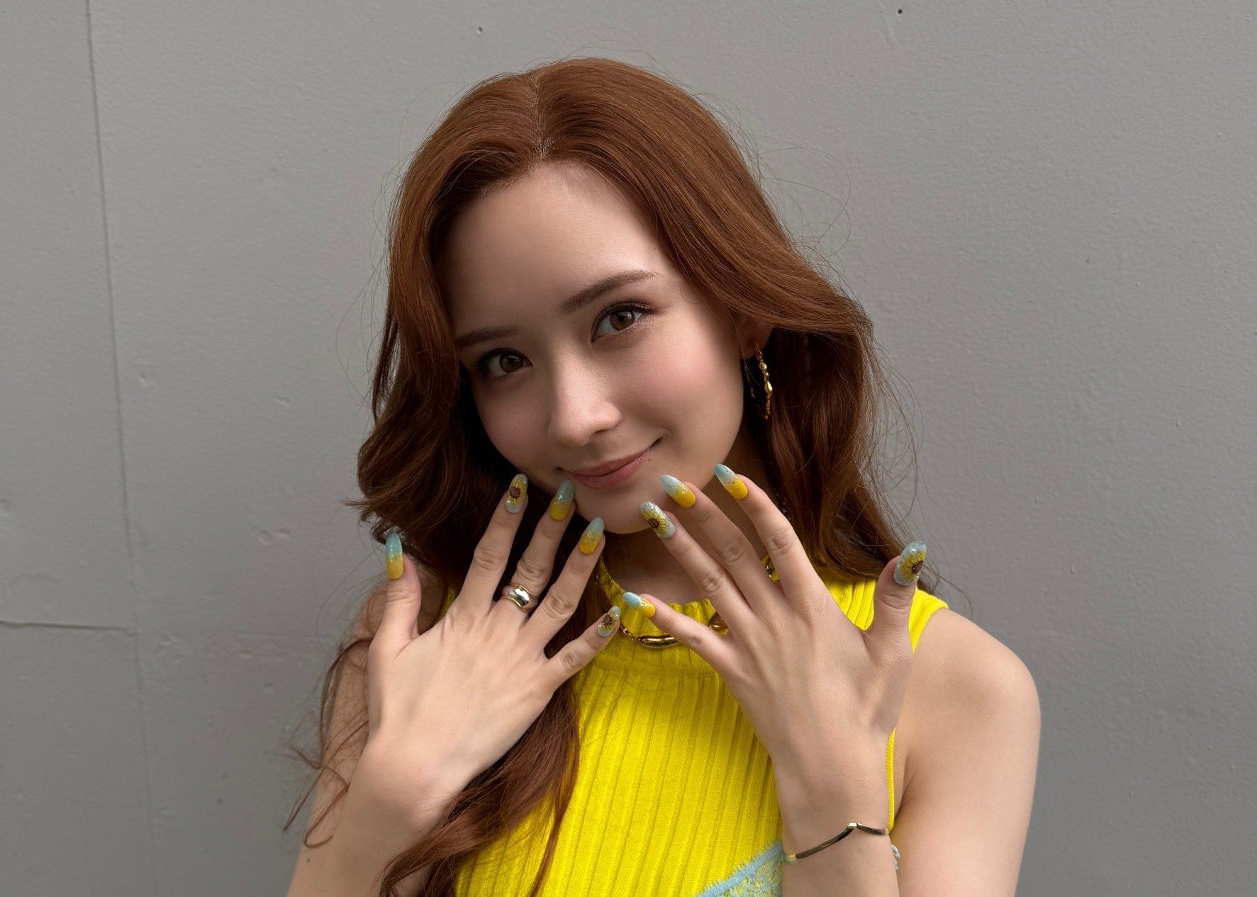 畑芽育が“ひまわり役”のオフショット公開　実写しんちゃんシリーズに「似合いすぎる」と反響