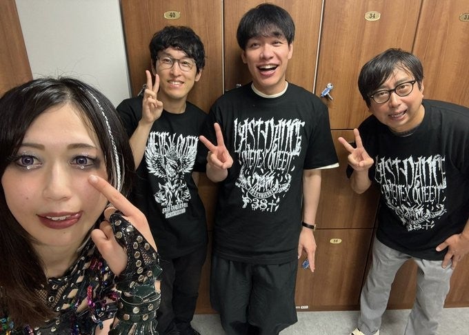 女子プロレスラー・上谷沙弥、ラヴィット！出演者との集合ショット公開　川島明らと笑顔で並ぶ