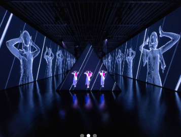 Perfumeの25年を体感「Perfume Disco-Graphy」展覧会、10月14日まで開催中！