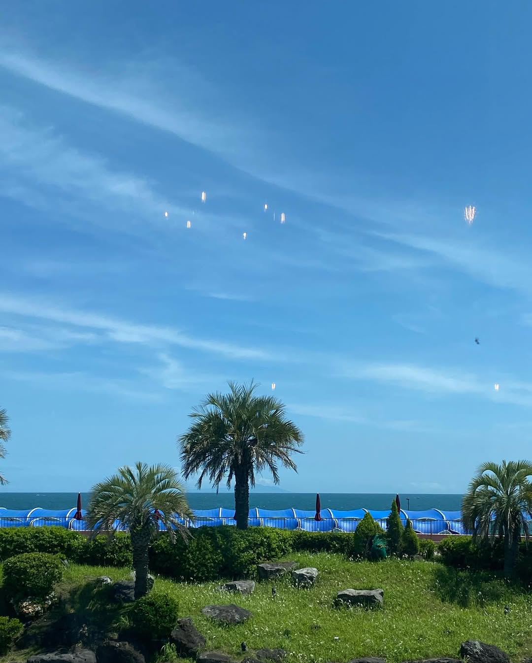 「今日は、夏至ですね」あの大物女優が暑い中夫婦でゴルフ！