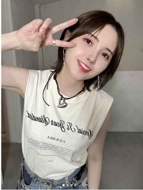 声優・鬼頭明里　クールビューティーな姿を披露！