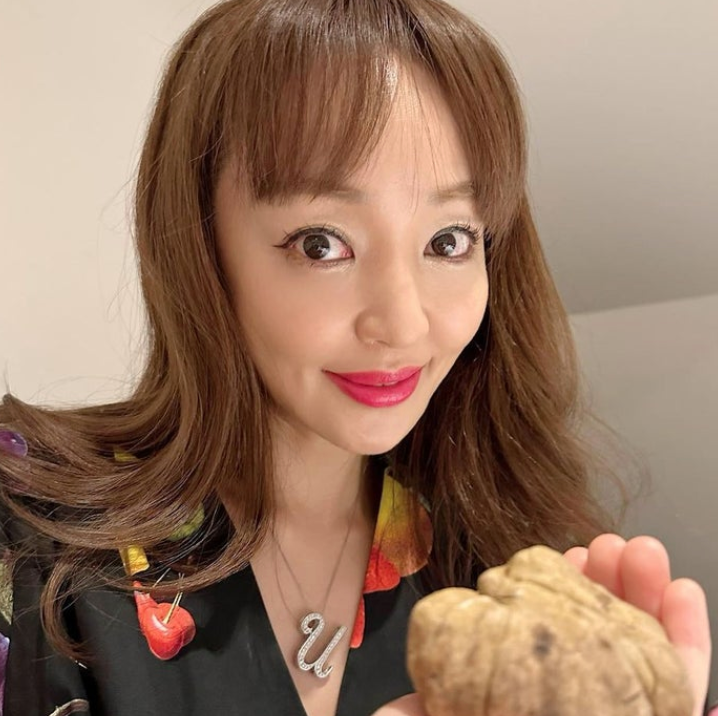 神田うの 夫の体調不良を報告「脳梗塞の後遺症？」