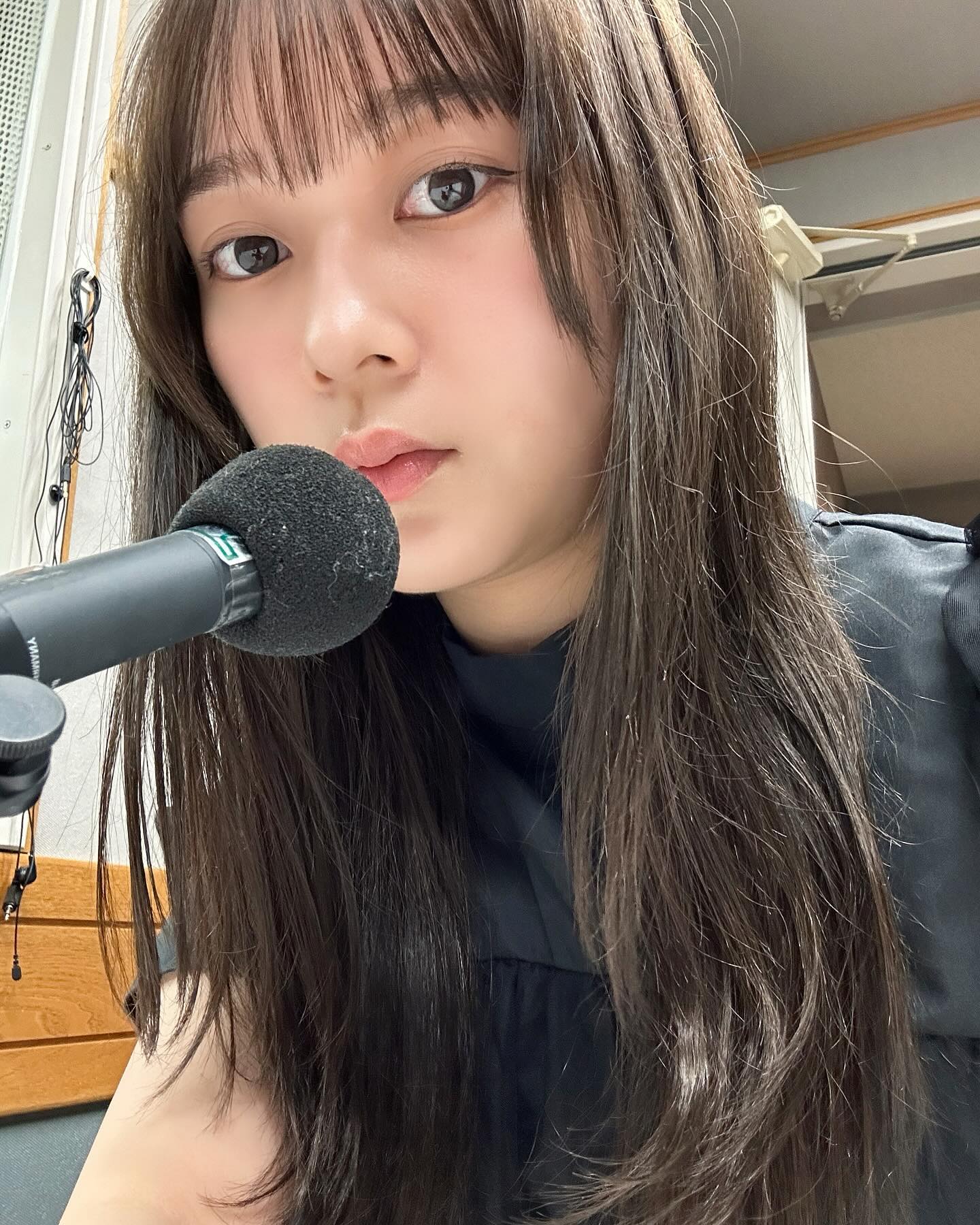 元乃木坂・鈴木絢音のラジオブースでの1枚が話題に