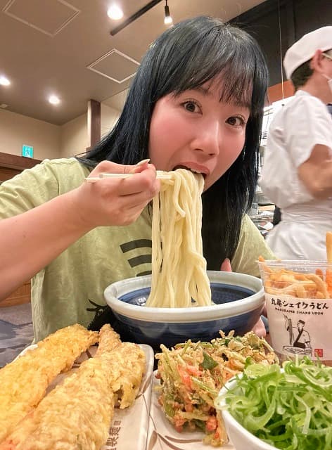 吸引力はダイソンに匹敵!?トラックめいめいの”〇〇の日”爆食ショットが話題に