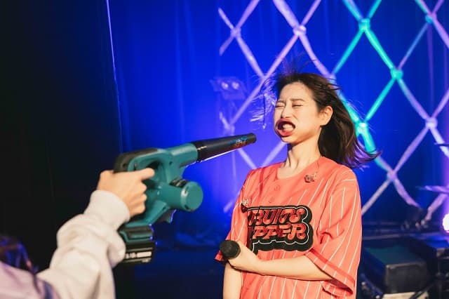 「流石に最高すぎるって笑」FRUITS ZIPPER・月足天音のユニークショットにファンから爆笑の嵐！