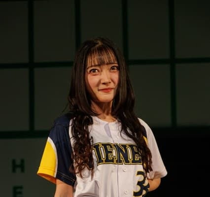 野球好き女性声優がユニフォーム姿を披露！始球式の夢を明かす