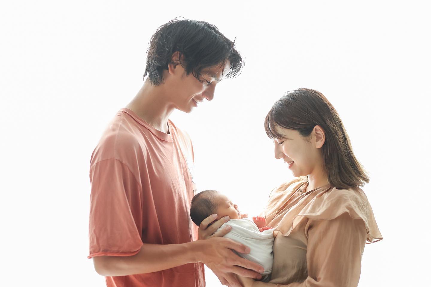 第2子を出産した高城亜樹👶幸せオーラ全開の親子Sを披露📸💓