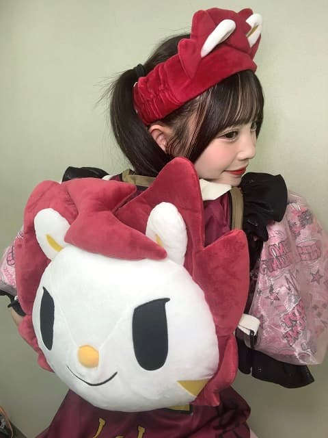 「るんるん感が伝わってきて可愛い」CANDY TUNE 村川緋杏、キャラグッズをつけてBリーグのハーフタイムショーに出演！