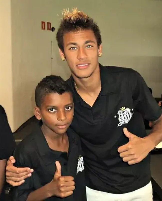 ロドリゴがネイマールの古巣復帰を祝福！幼少期のいツーショットも