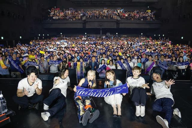 人気女性シンガーが激変した姿が話題に コンサートに駆けつけたのはあの女子アナ「素敵なサプライズ」