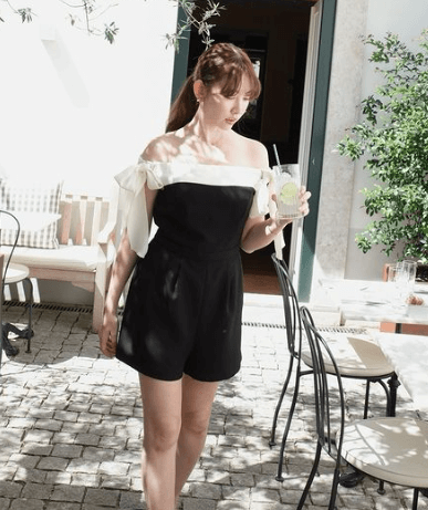 36歳・小嶋陽菜が大胆ショーパン私服公開でファン「絵画みたい」