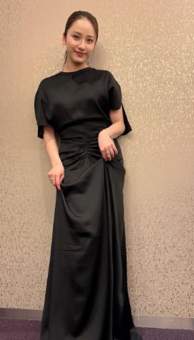 大人っぽさ全開でファンを魅了！平祐奈がドレスアップした姿を公開