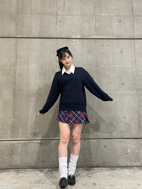 「ｷﾞｬﾙｩｯ」AKB48研究生のギャルみ制服コーデにファン「とても似合って可愛い」