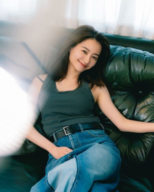 「めちゃセクシー」ドラマ”バツコイ”が話題の高田里穂、タンクトップとデニムでゆるセクシーなショットを公開！