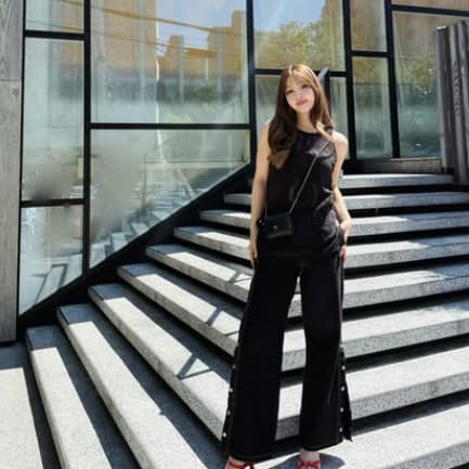 藤田ニコル、大人の色気漂う黒コーデにファン大絶賛！